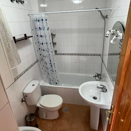Genuar Center 2 * Малага